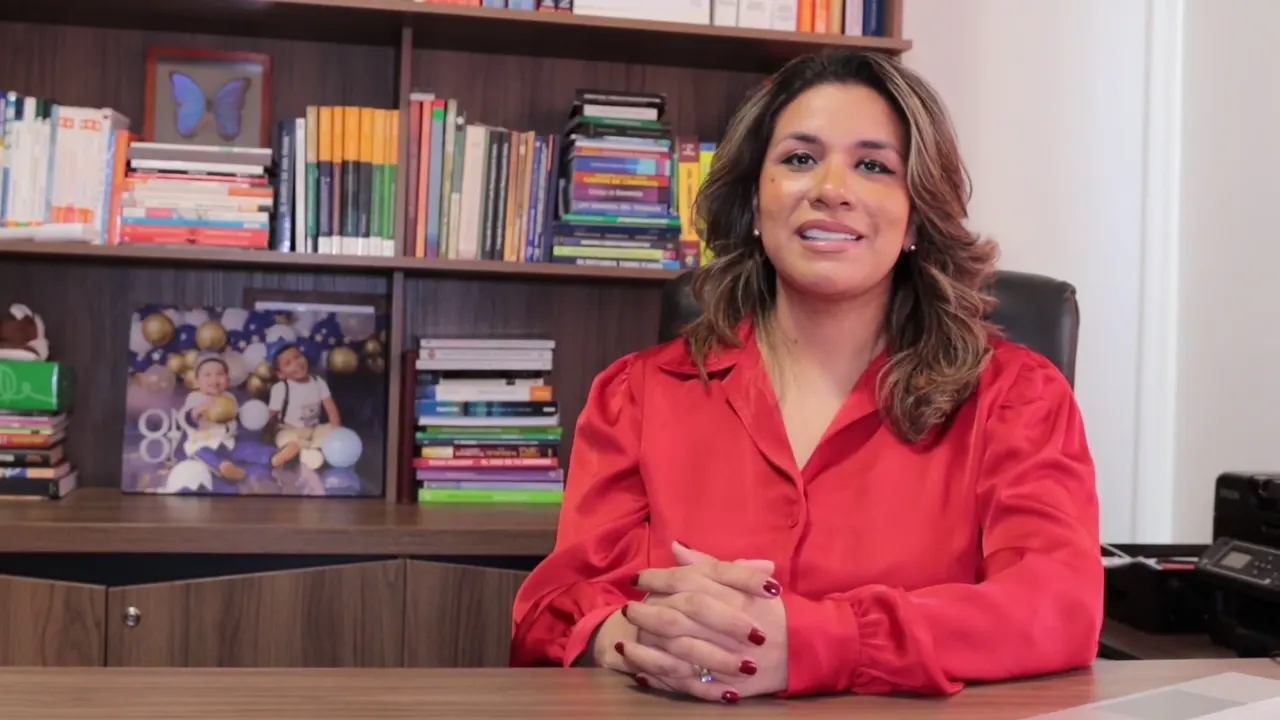 Carolina Suárez, directora ejecutiva de Felizmente, en su oficina